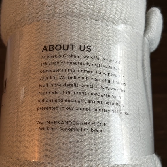 Mark & Graham blanket - Picture 2 of 3